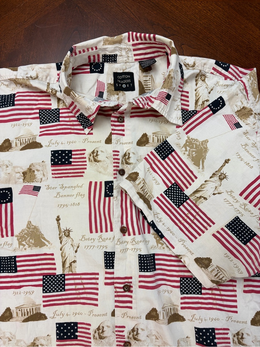 MSS1 Cotton Traders Sport Mens Button Down Shirt XXL Short Sleeve American Flag